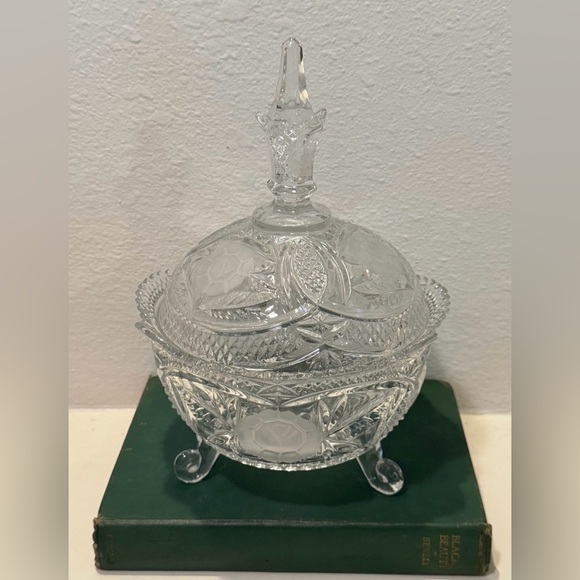 Vintage Rose Detail Cut Crystal Footed Bon Bon Lidded Dish - Picture 3 of 10